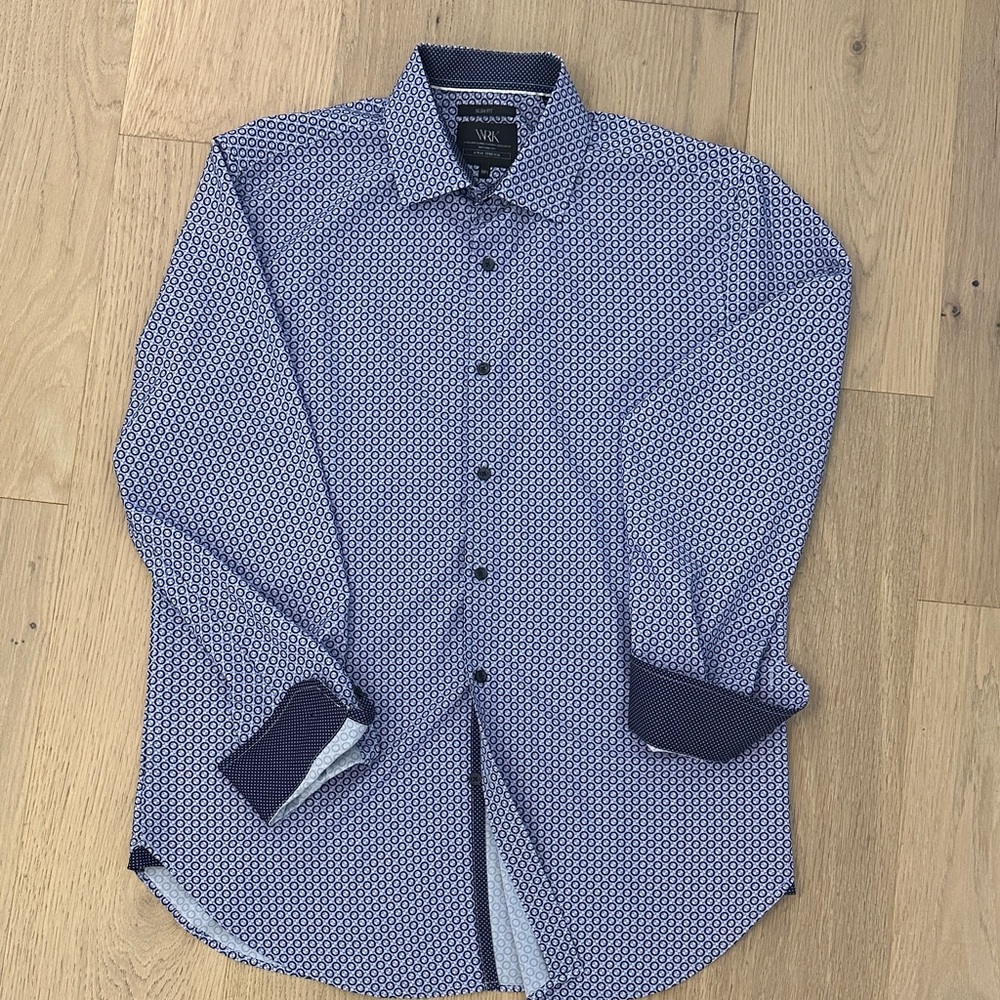 Stylish Navy Patterned Button-Down Shirt - image 1